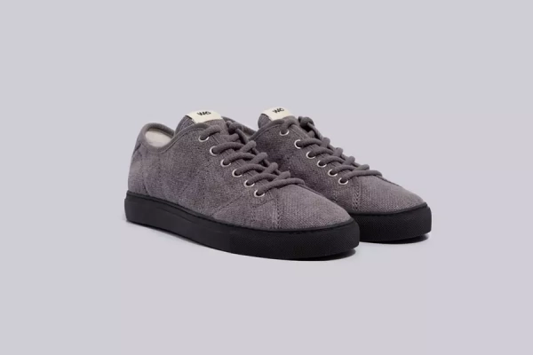 Home page 22 WAO sneakers in canapa viola e nere
